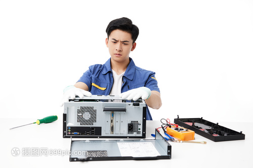 維修工修電腦時遇到難題 電腦維修